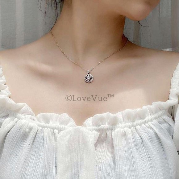 Certified 0.5ct. t.w. Diamond Cluster Luxury Floral Necklace VVS1 GRA Certified - Picture 8 of 16